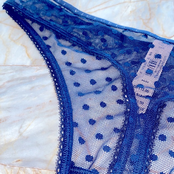 Victoria Secret Navy Medium VERY SEXY Thong Panty - Picture 5 of 6